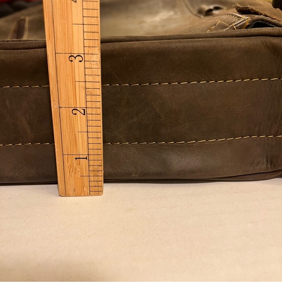 Unisex Brown Leather adjustable crossbody shoulder messenger or backpack - Picture 16 of 16